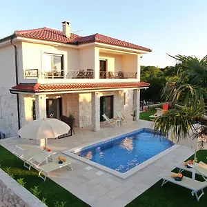 https://luxury-villa-sara-in-malinska.primorje-gorskikotar.com